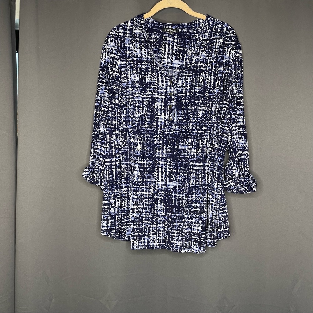 ROZ & ALI  3/4 sleeve plus size top